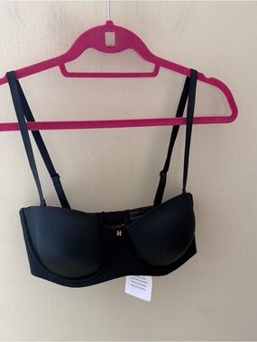 Savage X Fenty, Black Strapless Bra. Size 36D